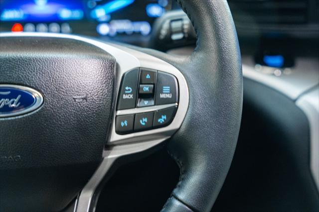 Photo of 2023 Carbonized Gray Metallic Ford Explorer