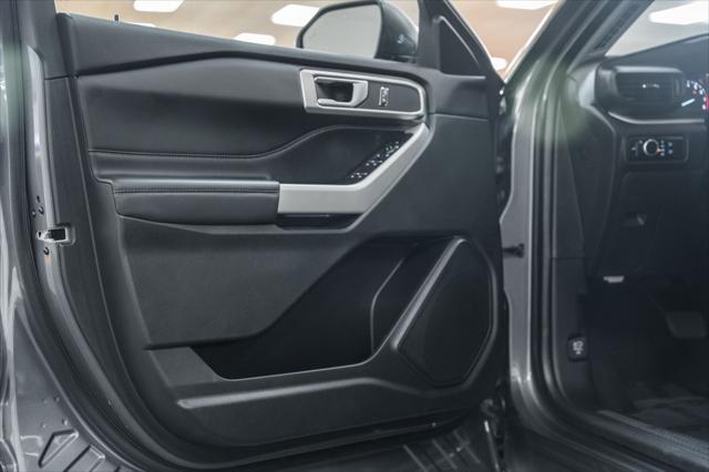 Photo of 2023 Carbonized Gray Metallic Ford Explorer