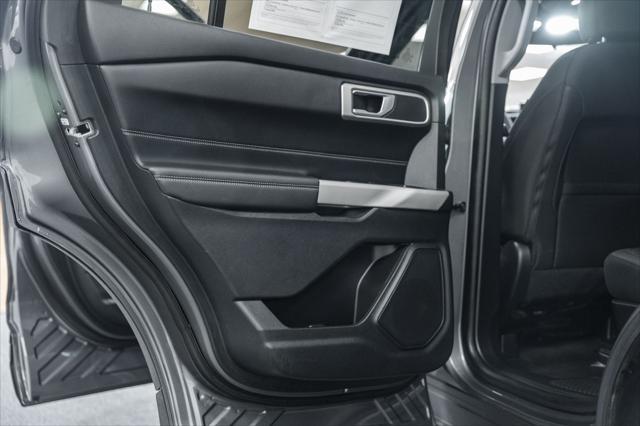 Photo of 2023 Carbonized Gray Metallic Ford Explorer