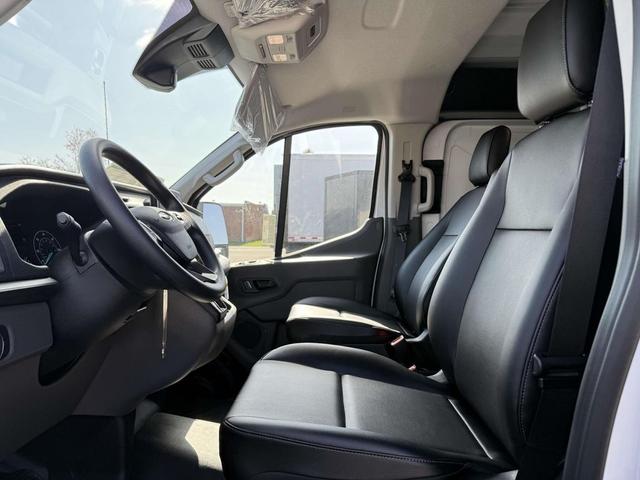Photo of 2025 Oxford White Ford Transit-150