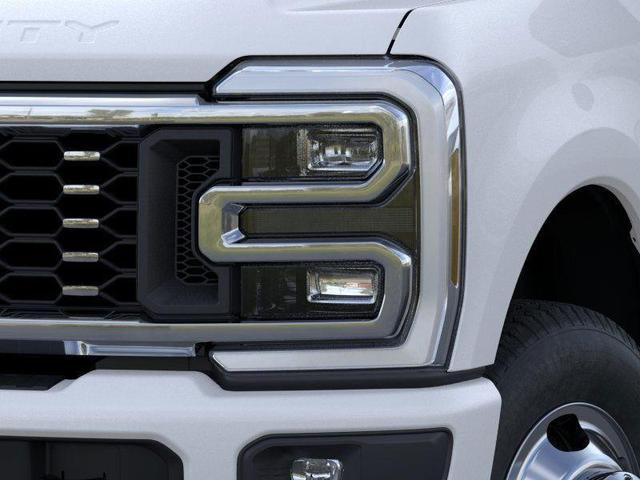 Photo of 2026 Star White Metallic Tri-Coat Ford F-350