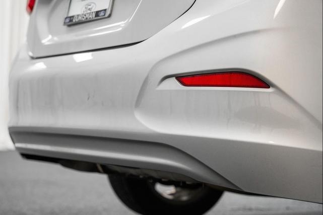 Photo of 2017 Silver Ice Metallic Chevrolet Cruze