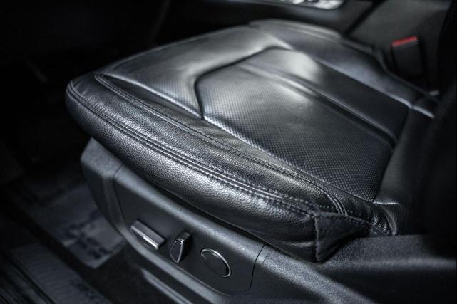 Photo of 2021 Agate Black Metallic Ford Expedition Max