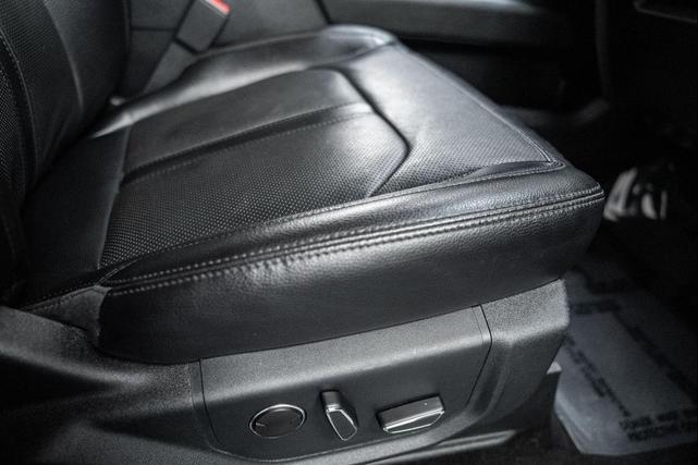 Photo of 2021 Agate Black Metallic Ford Expedition Max