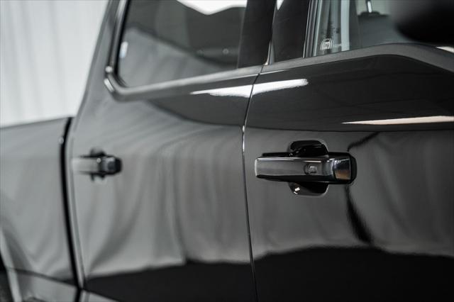 Photo of 2023 Agate Black Metallic Ford F-250