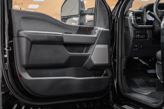 Photo of 2023 Agate Black Metallic Ford F-250
