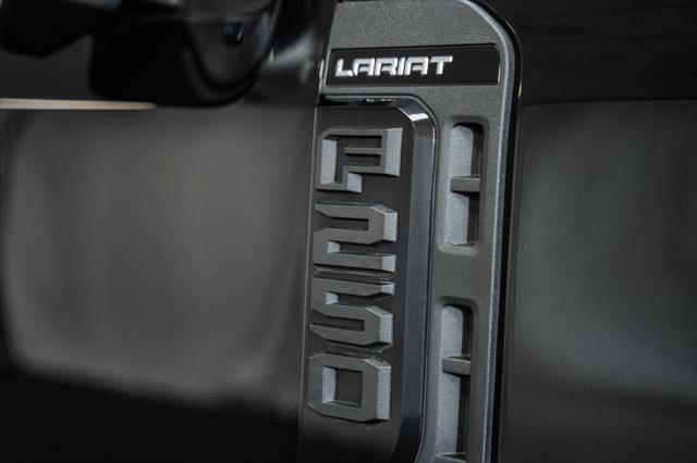 Photo of 2023 Agate Black Metallic Ford F-250
