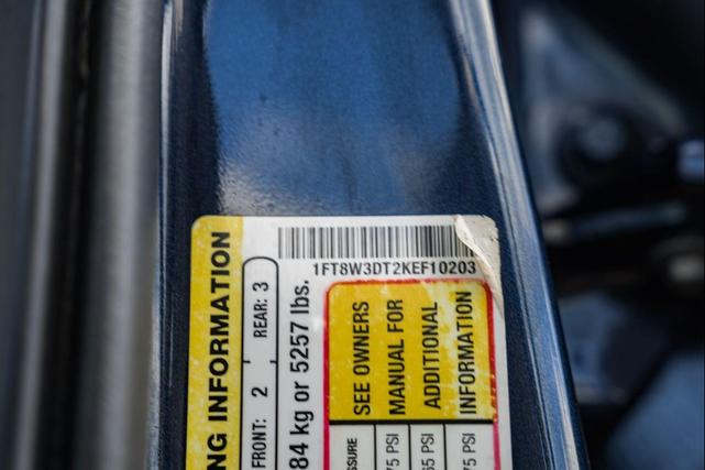 Photo of 2019 Blue Jeans Metallic Ford F-350