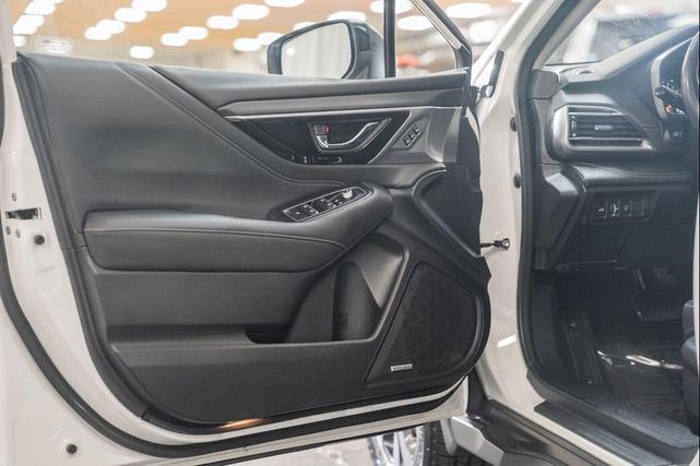 Photo of 2020 Crystal White Pearl Subaru Outback