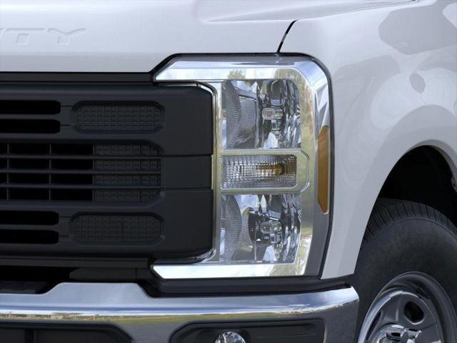 Photo of 2025 Oxford White Ford F-250