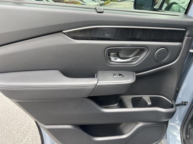 Photo of 2023 Sonic Gray Pearl Honda Pilot