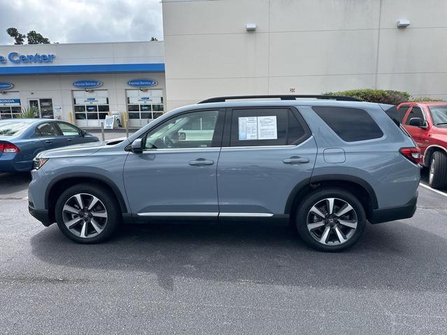 Photo of 2023 Sonic Gray Pearl Honda Pilot
