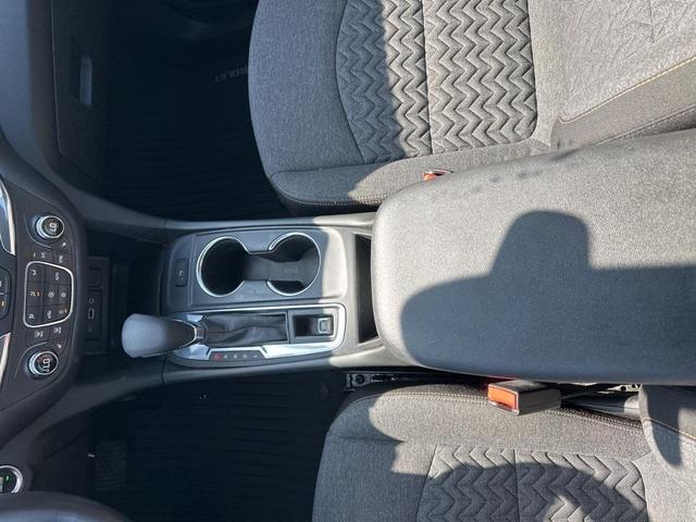 Photo of 2022 Summit White Chevrolet Equinox
