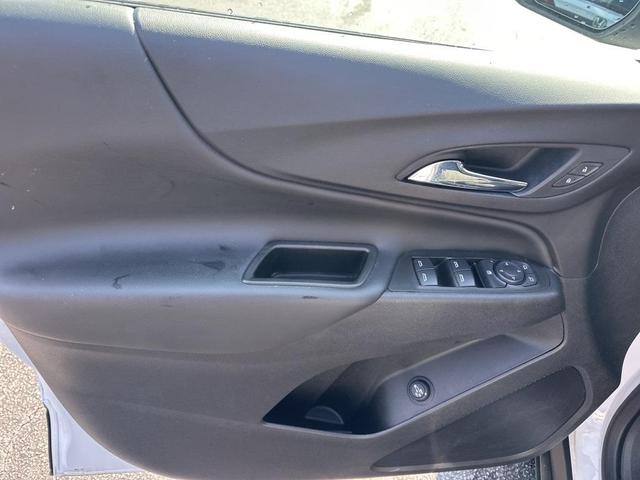 Photo of 2022 Summit White Chevrolet Equinox