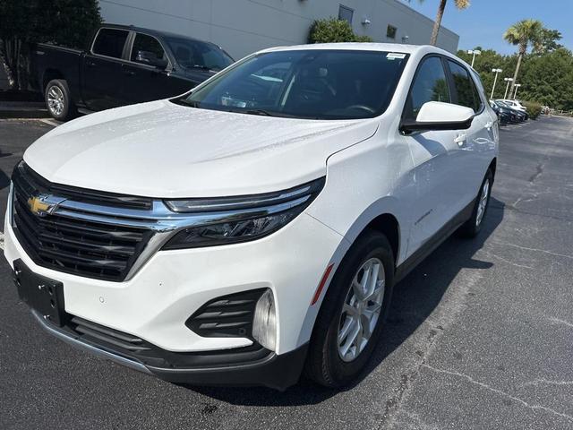 Photo of 2022 Summit White Chevrolet Equinox