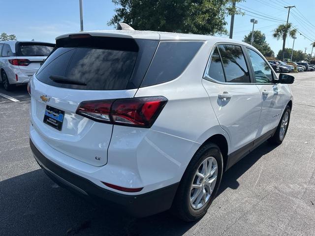 Photo of 2022 Summit White Chevrolet Equinox