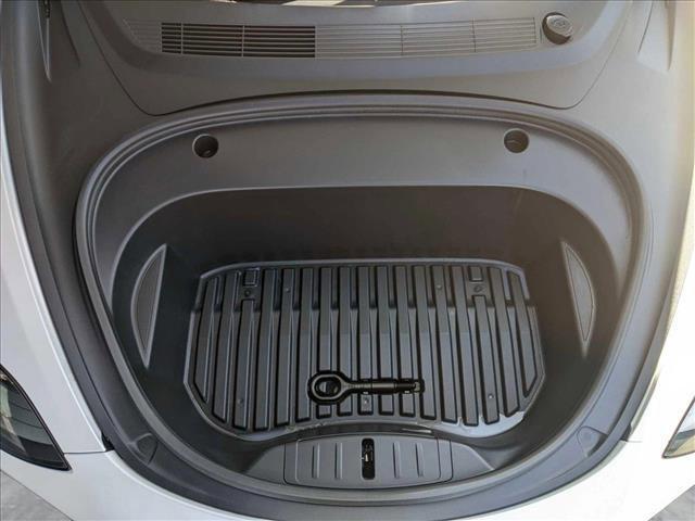Photo of 2021 Pearl White Multi-Coat Tesla Model 3