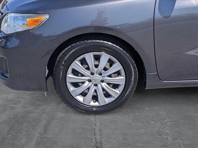 Photo of 2013 Magnetic Gray Metallic Toyota Corolla
