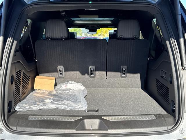 Photo of 2025 Sterling Metallic GMC Yukon XL