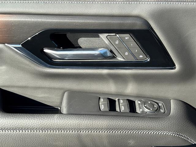 Photo of 2025 Sterling Metallic GMC Yukon XL