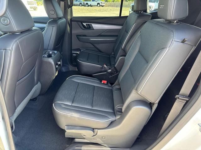 Photo of 2026 summit white Buick Enclave