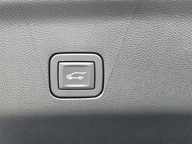 Photo of 2025 Downpour Metallic GMC Yukon