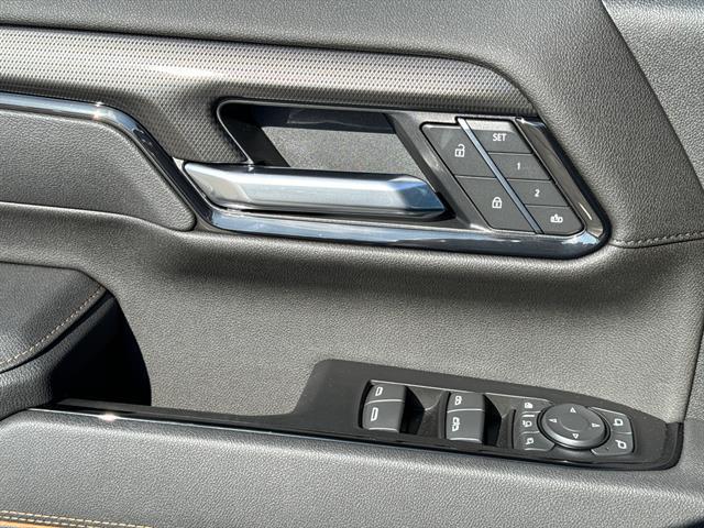 Photo of 2025 Onyx Black GMC Sierra 2500