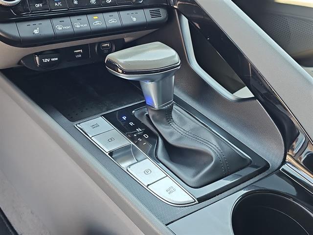 Photo of 2022 Phantom Black Hyundai ELANTRA