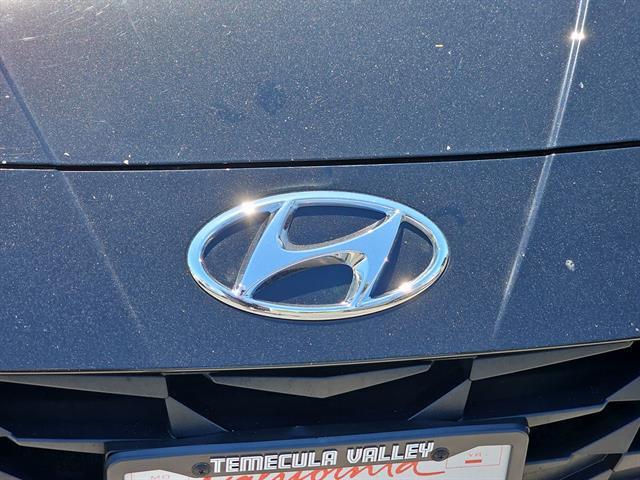 Photo of 2022 Phantom Black Hyundai ELANTRA