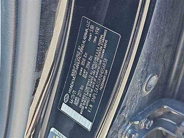 Photo of 2022 Phantom Black Hyundai ELANTRA