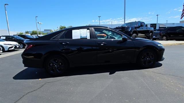 Photo of 2022 Phantom Black Hyundai ELANTRA