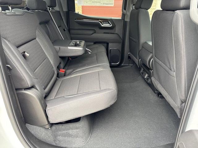 Photo of 2025 Summit White GMC Sierra 1500