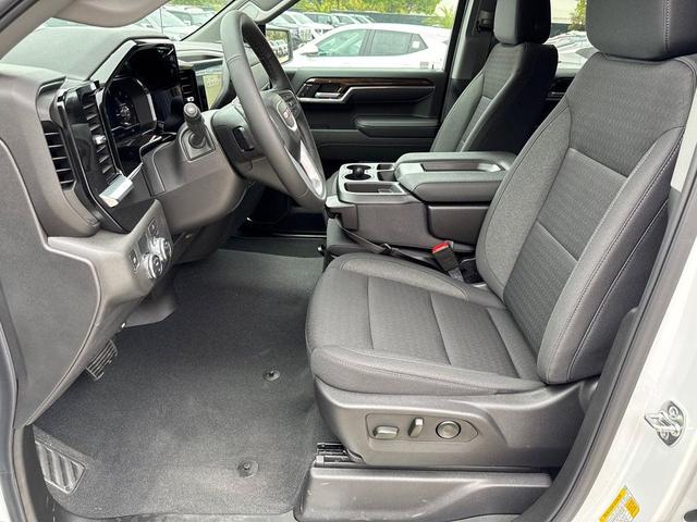 Photo of 2025 Summit White GMC Sierra 1500