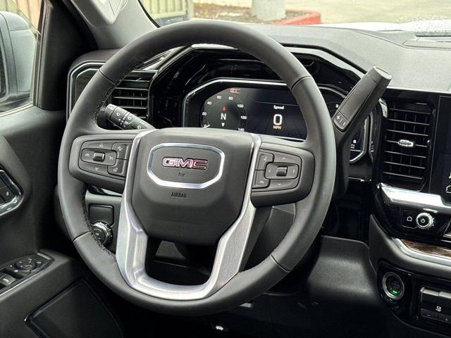 Photo of 2025 Summit White GMC Sierra 1500