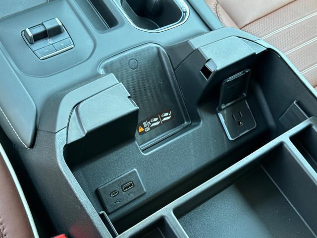 Photo of 2025 Summit White GMC Sierra 2500