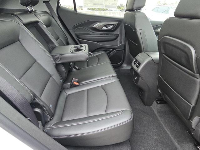 Photo of 2024 Summit White GMC Terrain