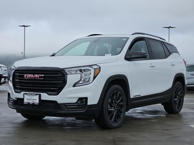 Photo of 2024 Summit White GMC Terrain