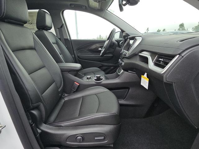 Photo of 2024 Summit White GMC Terrain