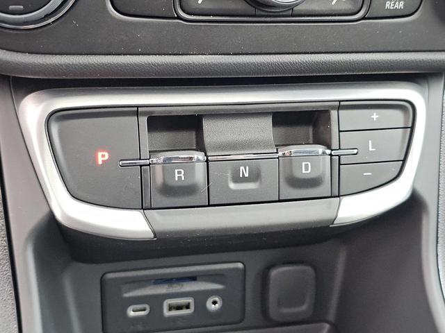 Photo of 2024 Summit White GMC Terrain
