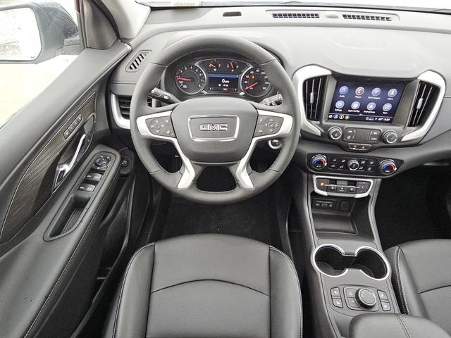 Photo of 2024 Summit White GMC Terrain