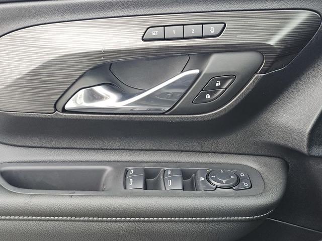 Photo of 2024 Summit White GMC Terrain