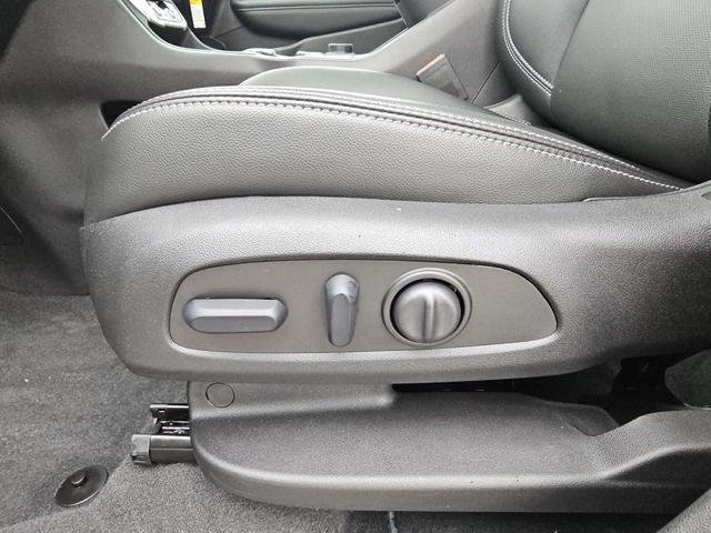 Photo of 2024 Summit White GMC Terrain
