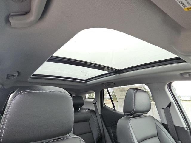 Photo of 2024 Summit White GMC Terrain