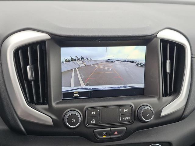 Photo of 2024 Summit White GMC Terrain