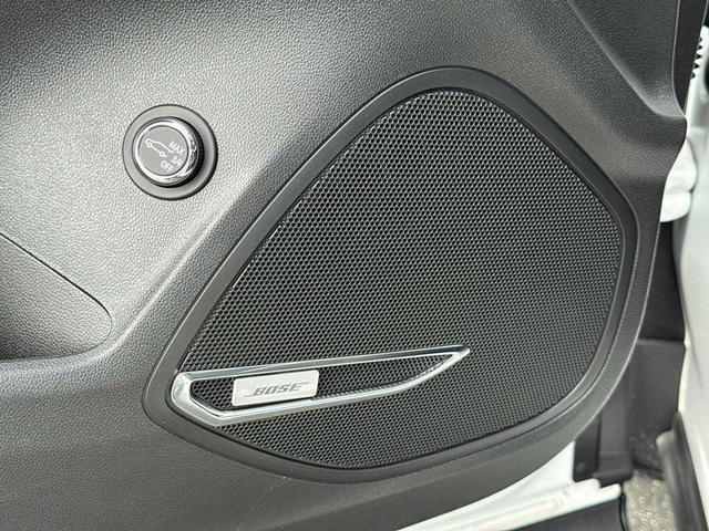 Photo of 2025 White Frost Tricoat Buick Envision