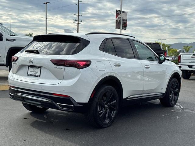 Photo of 2025 White Frost Tricoat Buick Envision