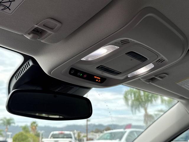 Photo of 2025 White Frost Tricoat Buick Envision
