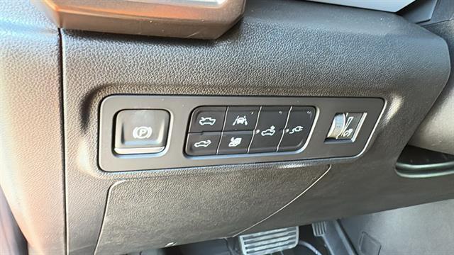 Photo of 2024 Afterburner Tintcoat (Orange) GMC HUMMER EV Pickup