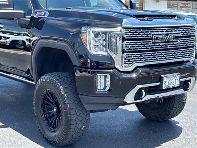 Photo of 2023 Onyx Black GMC Sierra 2500
