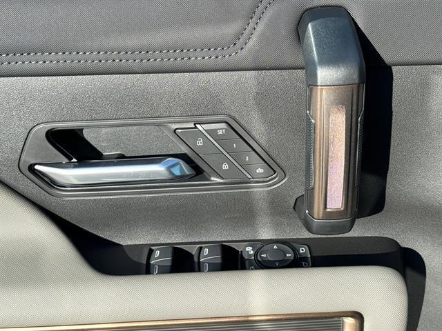 Photo of 2025 Void Black GMC HUMMER EV Pickup